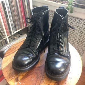 Doc Marten Mono Boots